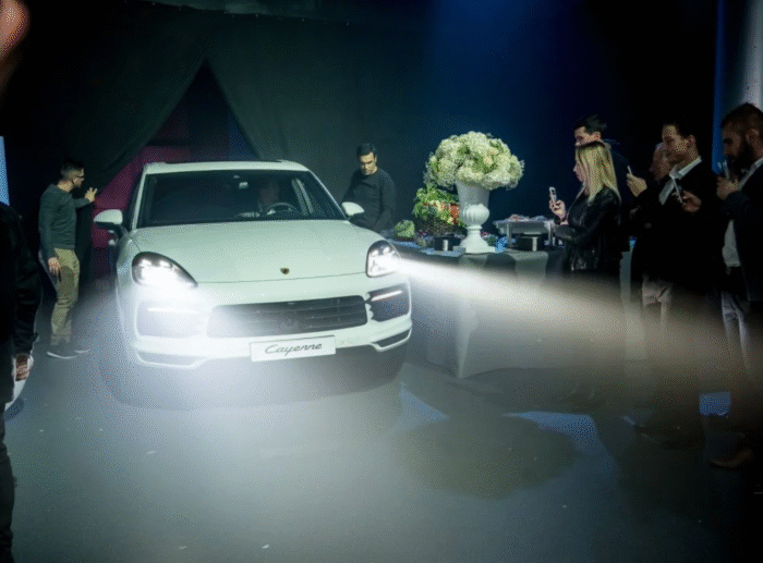Lancement d’un nouveau Porsche Cayenne - TOPSCREEN